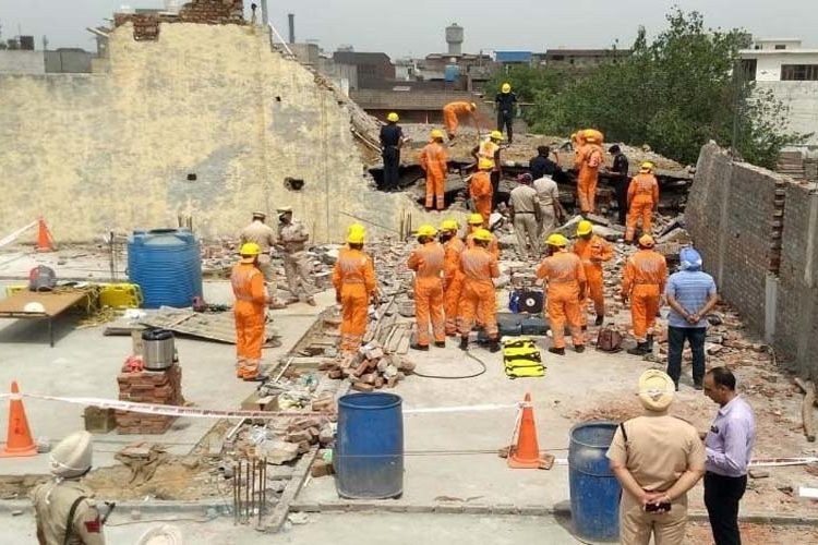 लुधियाना में बड़ा हादसा,  फैक्ट्री का लैंटर गिरा, 1 मजदूर की मौत, 35 को मलबे से निकाला गया
