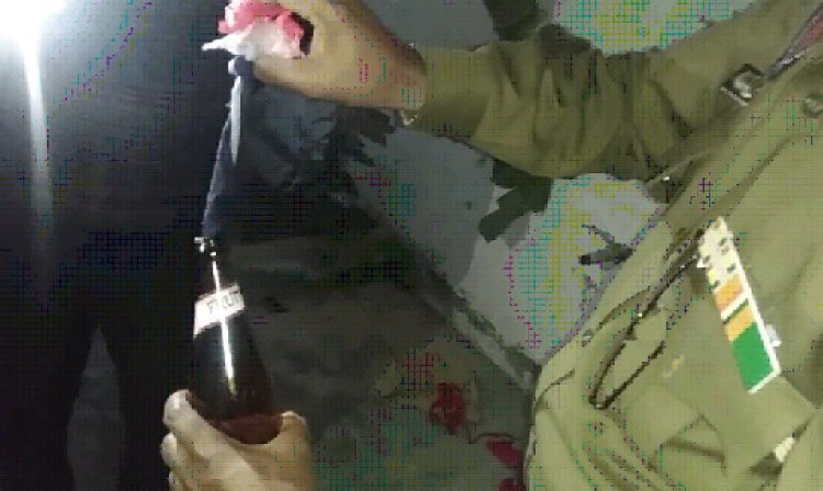 AAP नेता की गाड़ी के नीचे से मिला देसी पैट्रोल बंब, पुलिस विभाग में मचा हड़कंप