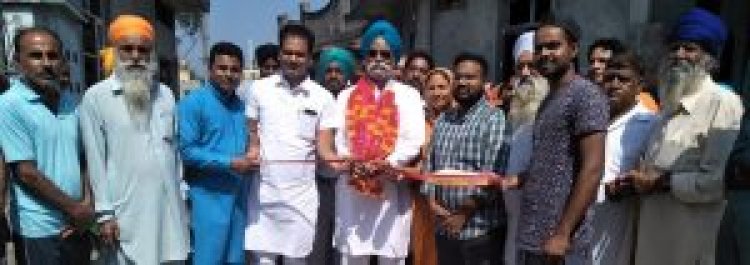 जोगिन्द्र सिंह मान ने गाँव बरना में सडक़ निर्माण के कार्य का करवाया शुभारंभ
