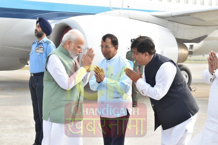 Big Breaking :  आदमपुर एयरपोर्ट पर पहुंचे देश के प्रधान मंत्री नरेंदर मोदी, भाज़पा नेताओं ने किया स्वागत